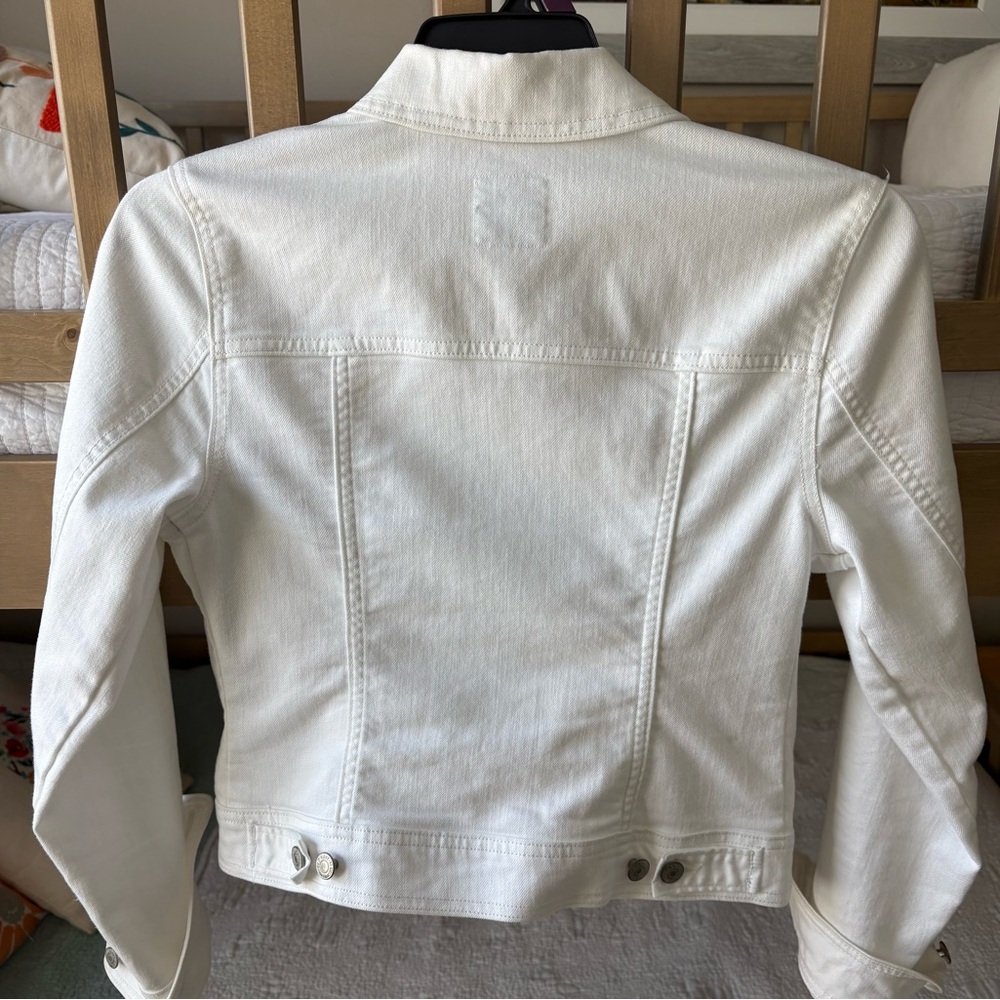 Old Navy White Denim Jacket with Button-Front - Picture 2 of 4